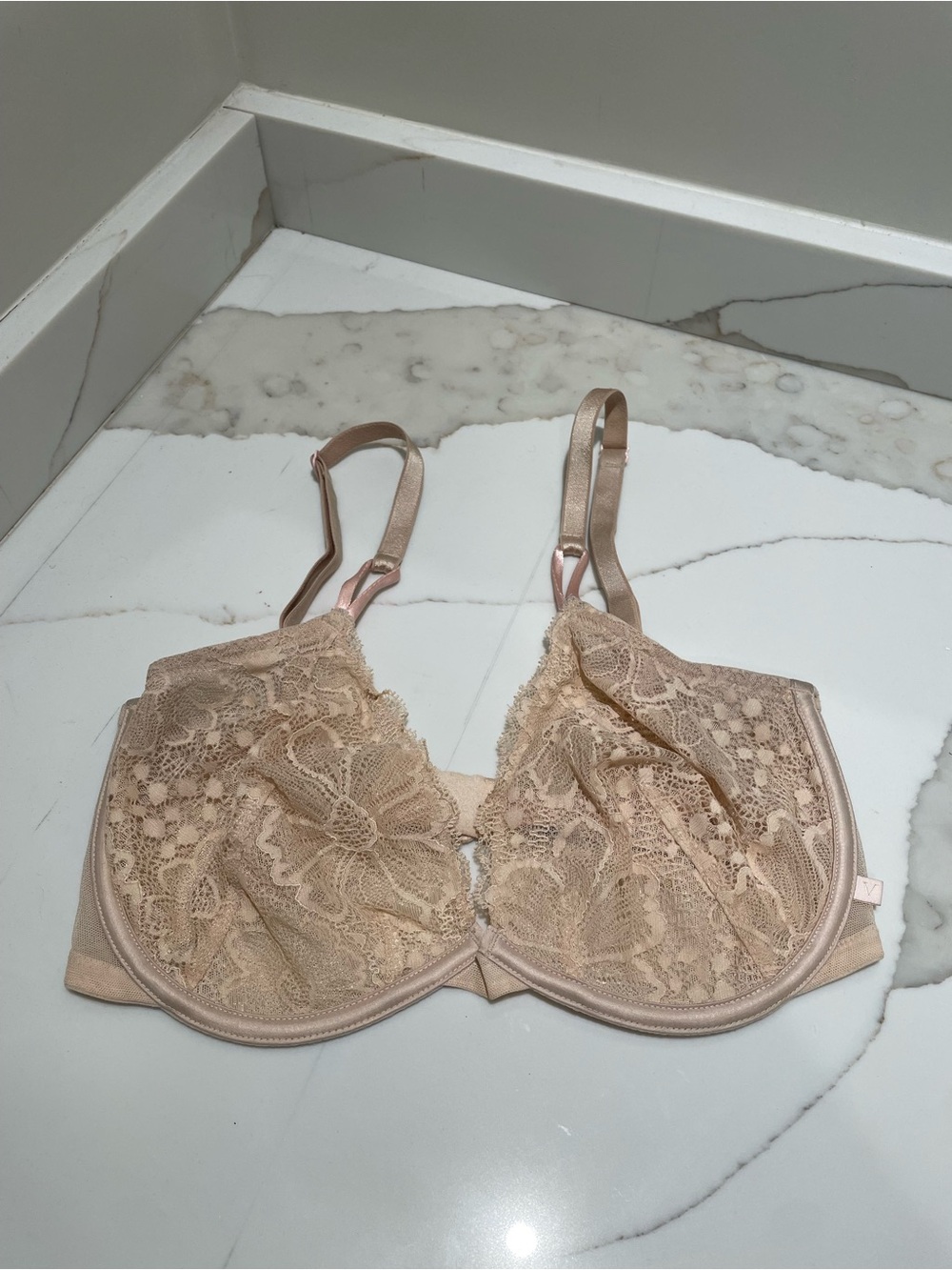 Victoria's Secret Beige Lace Underwire Bra